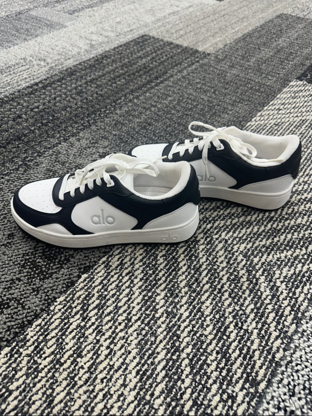 ALO RECOVERY MODE SNEAKER - Black/White Size-6 1/2